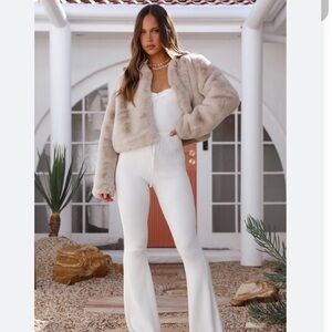 Cropped collared faux fur blazer